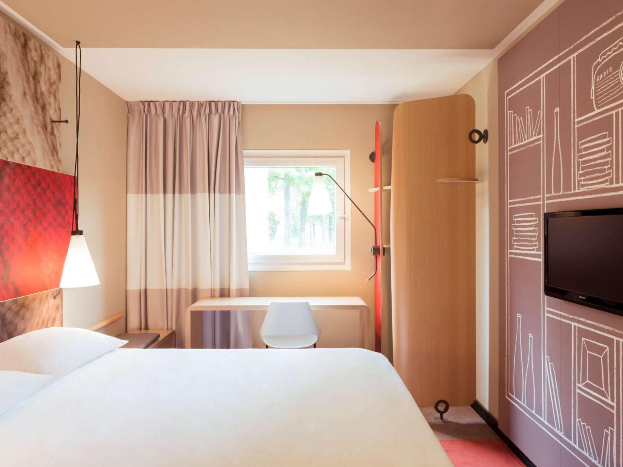 Ibis Manosque Cadarache Hotel ภายนอก รูปภาพ