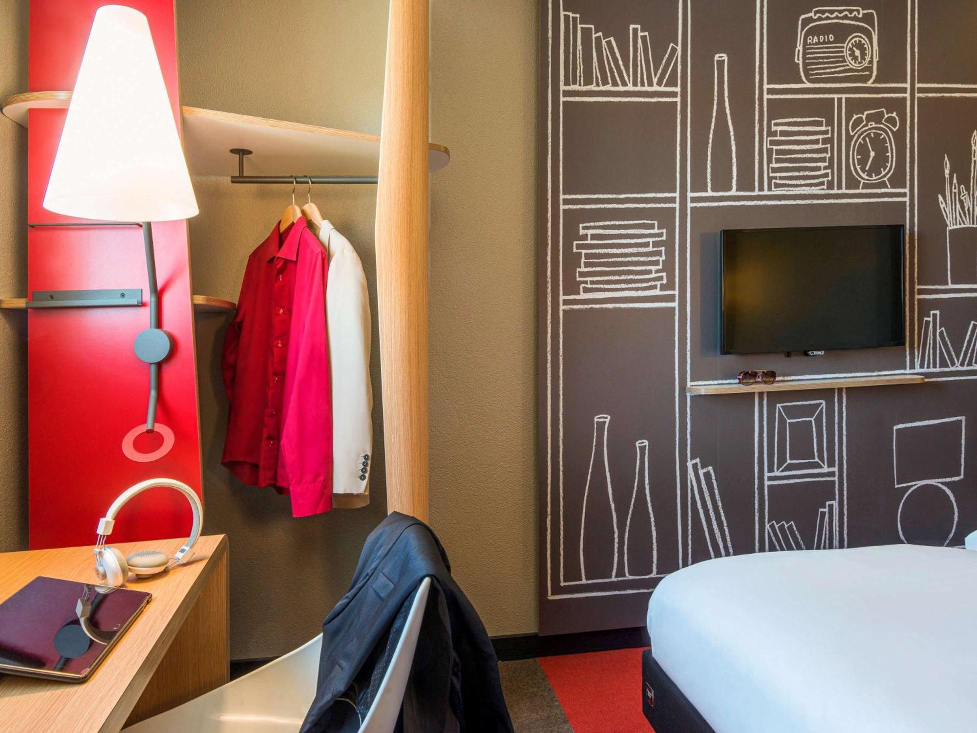 Ibis Manosque Cadarache Hotel ภายนอก รูปภาพ