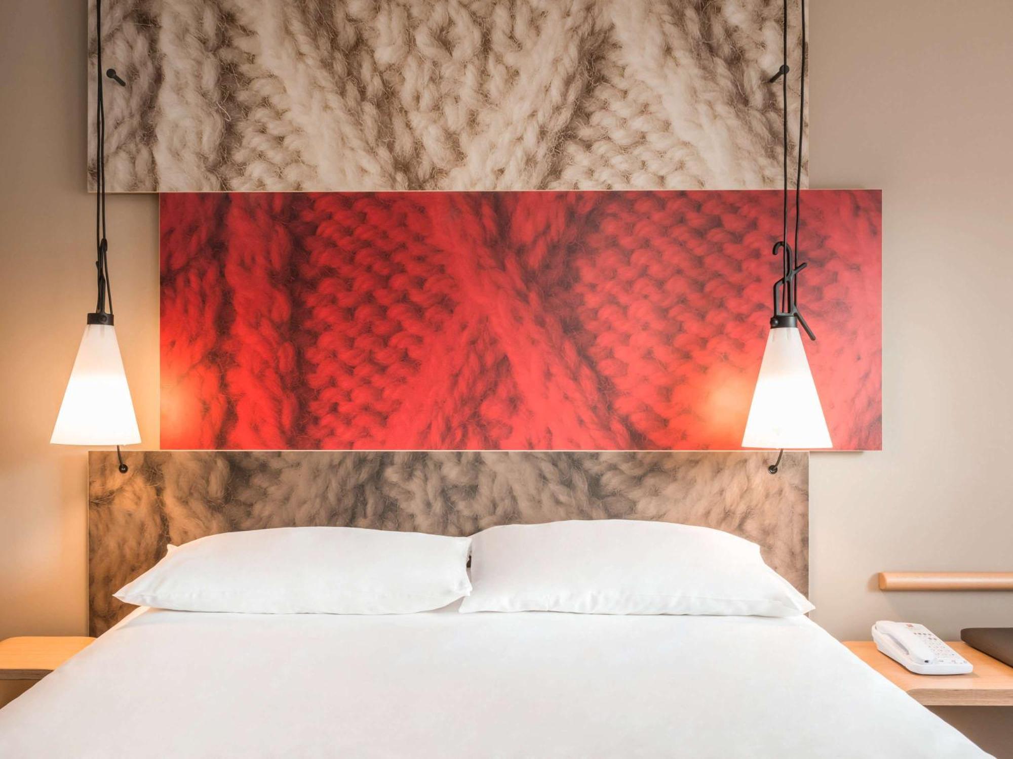 Ibis Manosque Cadarache Hotel ภายนอก รูปภาพ