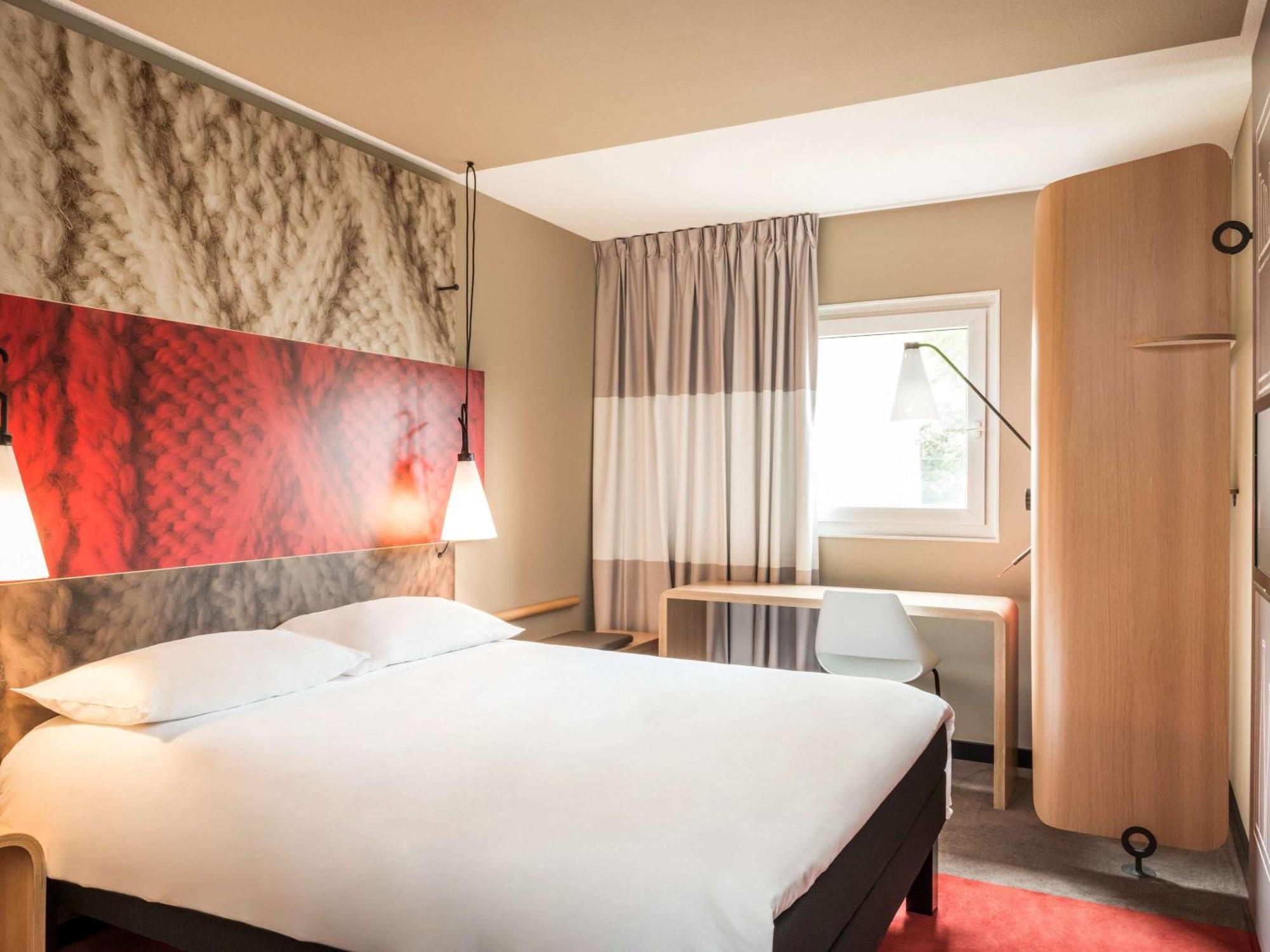 Ibis Manosque Cadarache Hotel ภายนอก รูปภาพ
