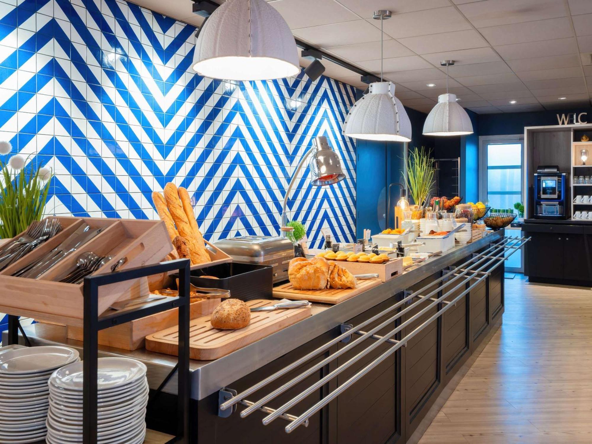 Ibis Manosque Cadarache Hotel ภายนอก รูปภาพ